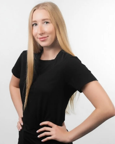 Анна Гукова